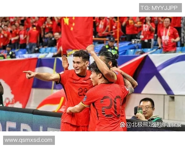 足球明星在绿茵场上的温暖瞬间与感人故事分享