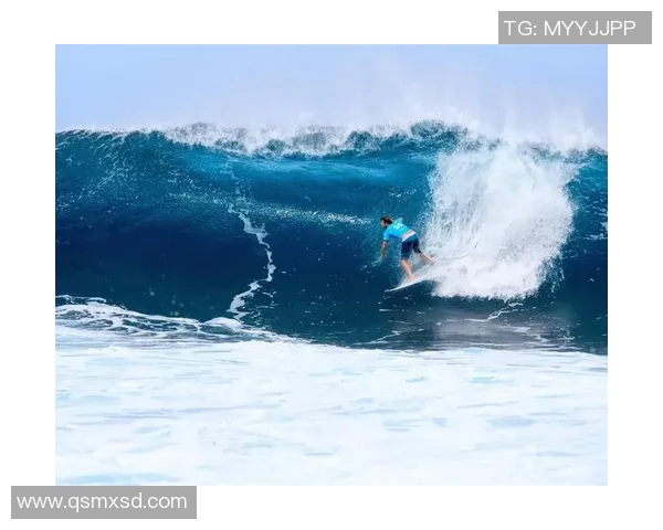 足球明星化身老年人挑战自我展现真实人生故事