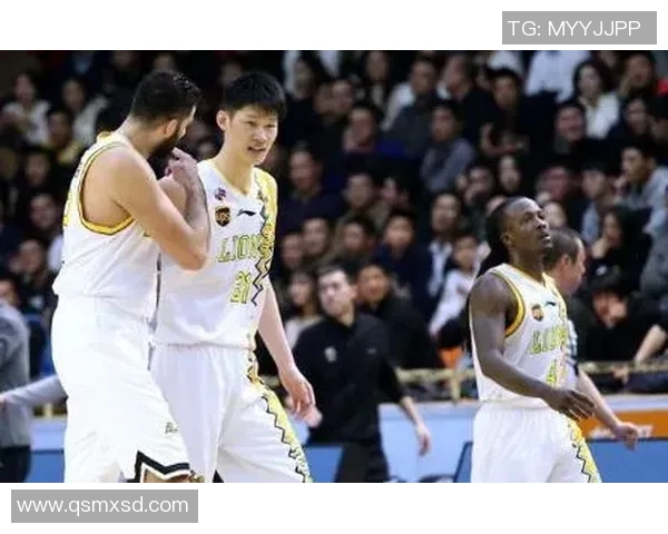 深圳羽毛球队在世界杯预选赛中以76分领跑积分榜展现强劲实力