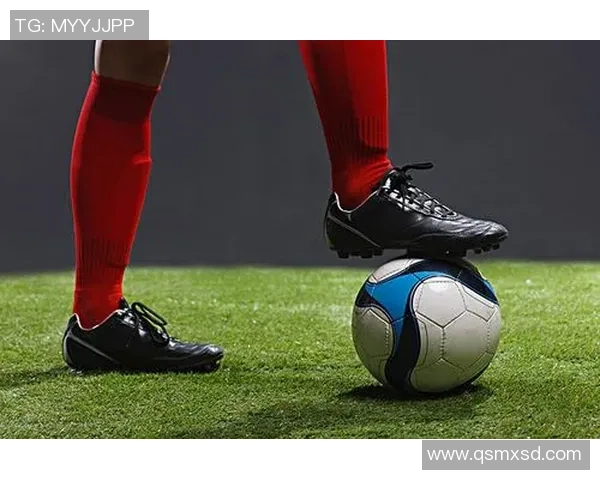 足球明星个性书包图片展示让你领略运动与时尚的完美结合